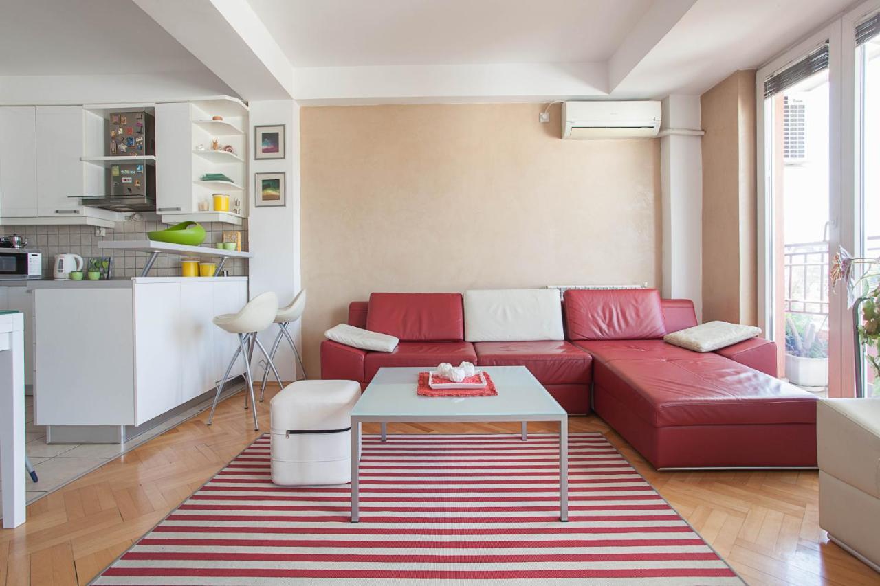 Red Apartment Szkopje Kültér fotó